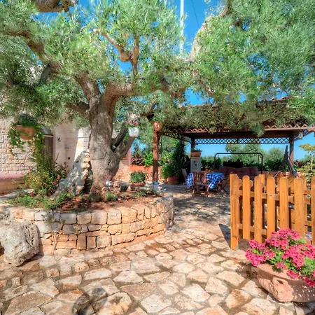 Trullo Paan Holiday home *